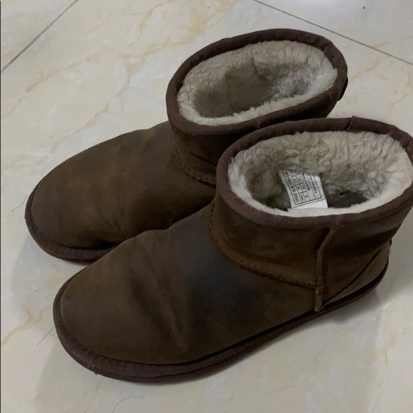 Ugg women classic mini leather boot brown size 6 - Picture 3 of 4
